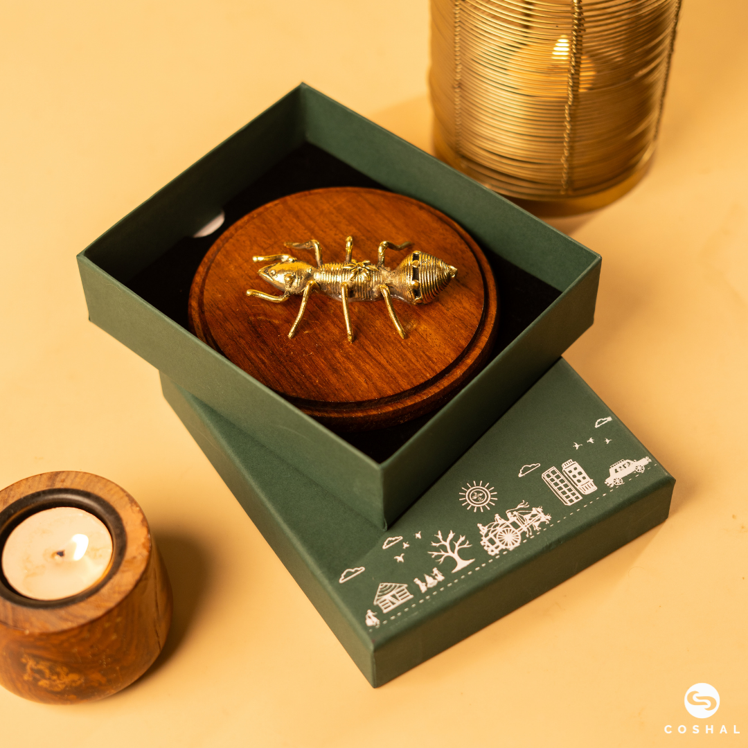 Diligent Ant Desk  & Wall Plaque
