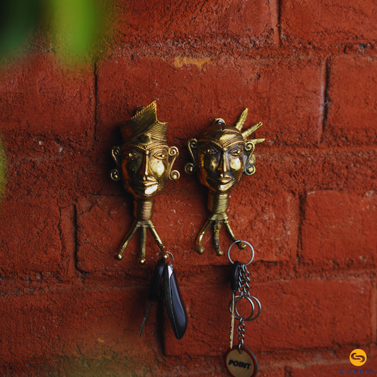 Madia Madin Key Holder | Dhokra Brass Decor | Coshal | CD06 1